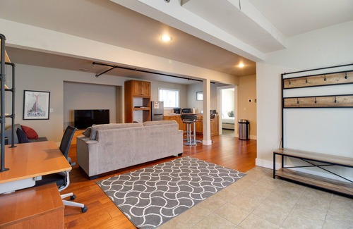 Sisters House | Sisters Home Lower - One bedroom/One bath - Sleeps upto 5