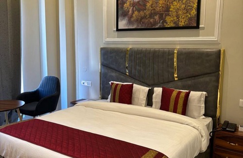 Sultanpur Hotel | Siswan View Hotel