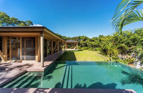 Tamashiro House | Site 250 tsubo Pool Wooden detached house with s /Kunigami-gun Okinawa