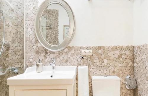 Sitges Town Center Villa | Sitges Spaces Beach House-4 bedrooms, 3 Bathrooms, Large Terrace, Jacuzzi, Center-Beach