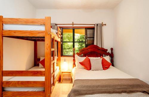 Guararema House | Sitio só Alegria com roupas de cama e banho
