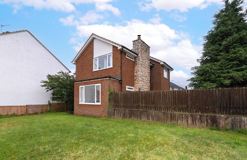 Sittingbourne House | Sittingbourne Lodge with 4 free parking