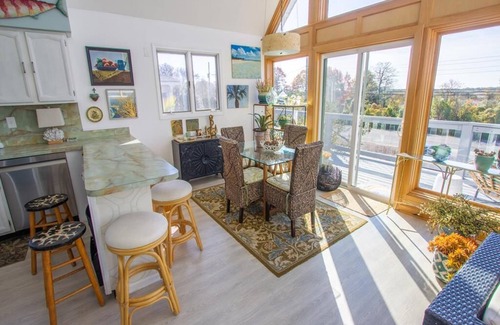 West Cape May House | Situated between the hustle and bustle of downtown Cape May and the gorgeous sunsets of Sunset Beach.