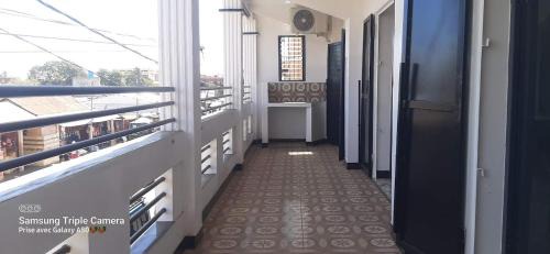 Antsiranana Apartment | Situation STABLE à MADAGASCAR Villa Louis propose 25euros le T2 à 35euros le T3 MeublésToutConfort Centre-Ville DIEGO-SUAREZ au Nord
