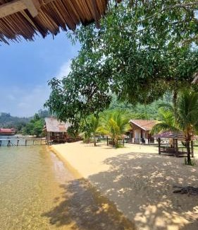Toinasa Hotel | Siuri Cottages & Restaurant