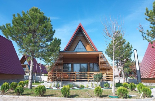 Sıcak Cermik Ski Chalet | SIVAS CAMLICA TERMAL BUNGALOW