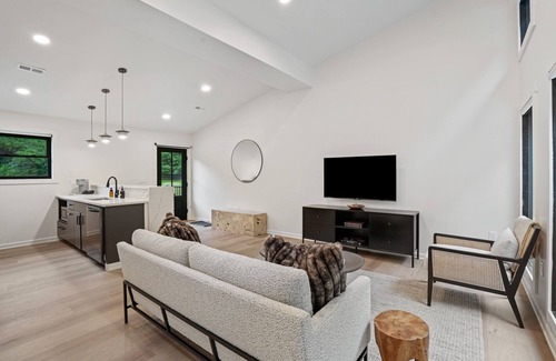 McArthur Cabin | Siverly Haus | Pond View | Modern | New