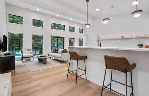 McArthur Cabin | Siverly Haus | Pond View | Modern | New