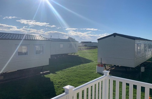 Selsey House | Six berth family caravan on West Sands, Selsey