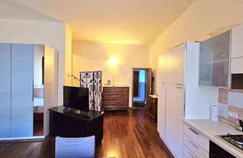Montevarchi Apartment | Six hills house
