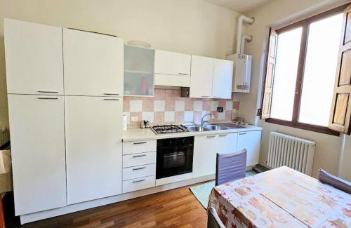 Montevarchi Apartment | Six hills house