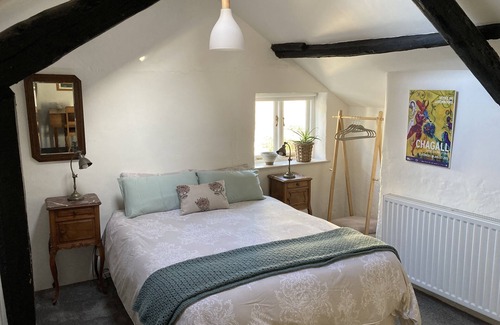 Bampton Bed & Breakfast | Six on Castle