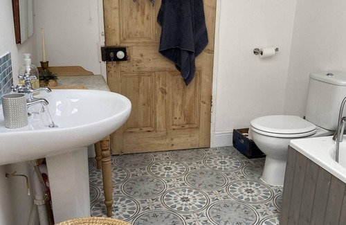 Bampton Bed & Breakfast | Six on Castle