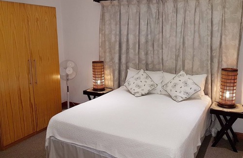 Greater Johannesburg Metropolitan Area Hotel | Six Valk Avenue Guest House