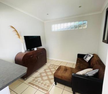 Cape Town Apartment | Sixth Avenue Residence Halaal Accommodation Cape Town