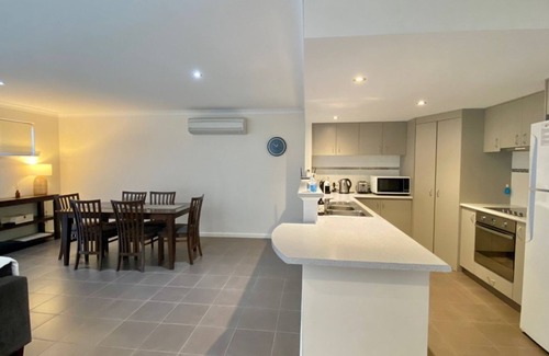 Broadwater Villa | SixtySix at Cape View