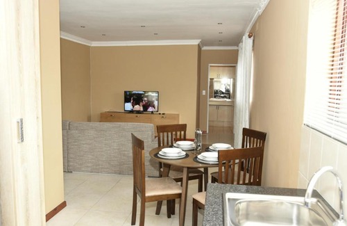 Trawal House | SJ's Self-Catering