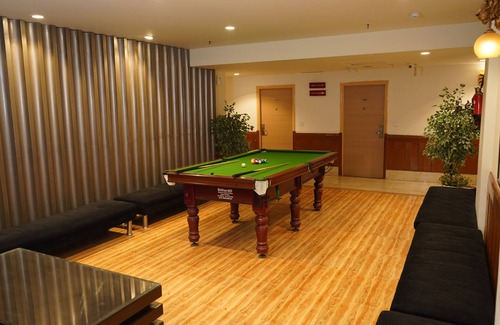 Sahibabad Hotel | SK KLYDE GRAND HOTEL