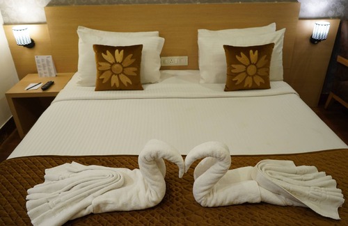 Sahibabad Hotel | SK KLYDE GRAND HOTEL
