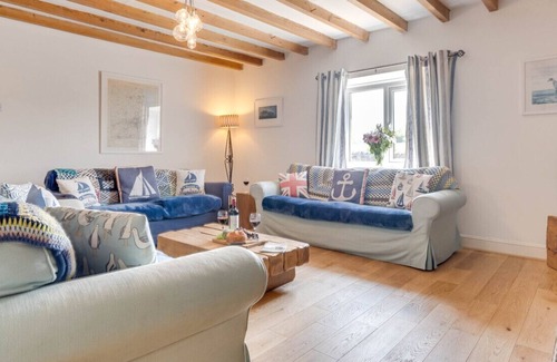Cresswell House | Skears Cottage - Three Bedroom House, Sleeps 5