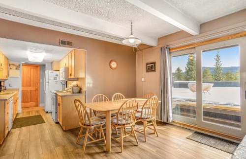 Warrior's Mark Apartment | Ski and Racquet Club Condo
