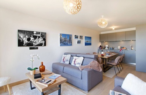 Bergers Condo | Ski aux pieds ! T2 avec accès piscine, TV, parking