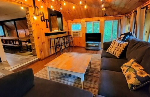 Bethlehem Cottage | Ski Bethlehem A-Frame with River Access Bring Dogs! <New>