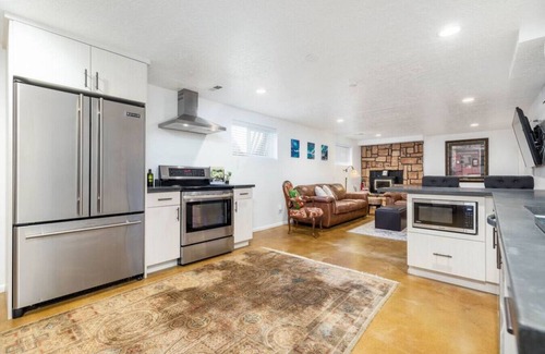 Cottonwood Heights House | Ski Bum Chalet-Close to Resorts!