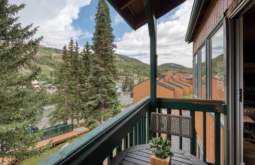 Brian Head Apartment | Ski Condo in Chalet Village at Brian Head!