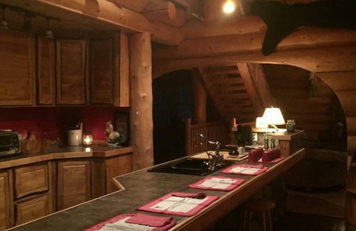 Athol Cabin | Ski Gore Visit Lake George Amazing Winter Festivals at this beautiful log cabin