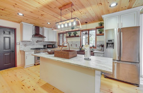 Pocono Summit Cabin | Ski, Hike & More: Spacious Log Cabin in Long Pond