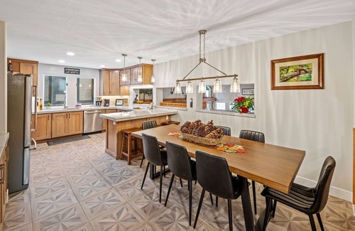 Cottonwood Heights House | Ski, Hike, Relax ~ Hot Tub + Foosball Table Walk to Restaurants & coffee shop
