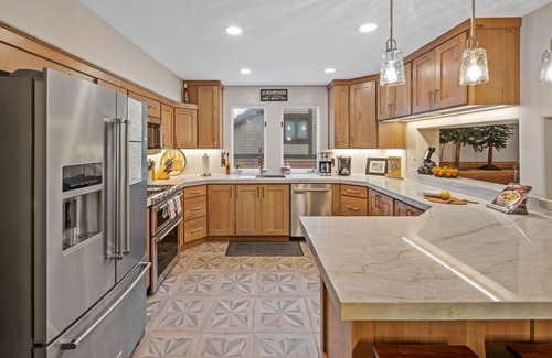 Cottonwood Heights House | Ski, Hike, Relax ~ Hot Tub + Foosball Table Walk to Restaurants & coffee shop
