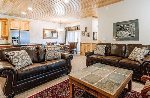 Park City Cabin | !Ski home!/Walk to lift! - Cabin for 8 - 2bd/2.5ba