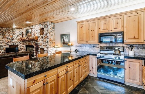 Park City Cabin | !Ski home!/Walk to lift! - Cabin for 8 - 2bd/2.5ba