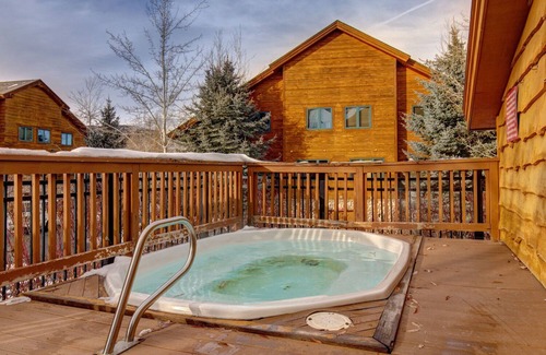 Park City Cabin | !Ski home!/Walk to lift! - Cabin for 8 - 2bd/2.5ba