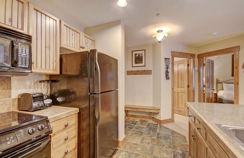 Breckenridge Condo | Ski-in 1br Steps To Gondola + Main St, Sleeps 4 1 Bedroom Condo by RedAwning