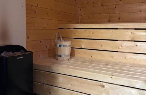 Reichenau Ski Chalet | Ski-in chalet with hot tub and sauna