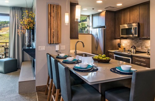 Boulder Ridge Condo | Ski In/Out 1 bedroom Condo at Grand Colorado Peak 8, Full Kitchen, Sleeps 4