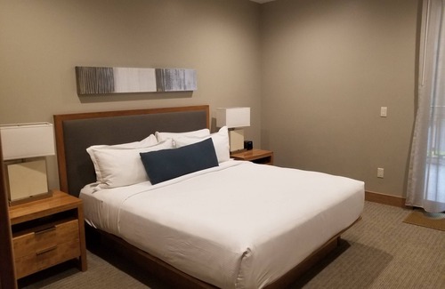 Breckenridge Cabin | Ski in/out 1BR Suite Grand Colorado on Peak8. Available Jan 24-Jan 31, 2026