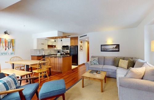 North Troy Condo | Ski-in/out home near tram with W/D, deck & mountain view