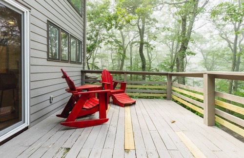 Wintergreen House | Ski-in out Mountain Home-jacuzzi Sauna Wintergreen