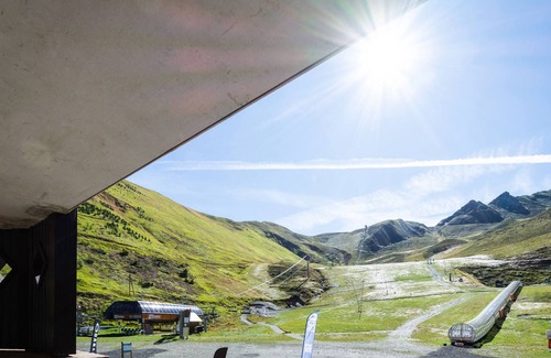 Peyragudes Apartment | Ski-In/Ski-Out Apartment | 6 Guests | Mountain Views | Parking + Spa Access
