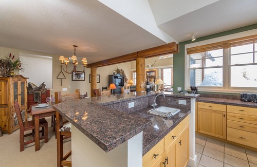 Saddle Ridge Condo | Ski in/Ski out Big Sky Retreat