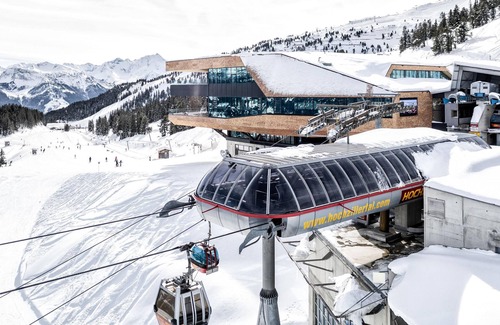 Kaltenbach Ski Chalet | Ski-in ski-out chalet with sauna
