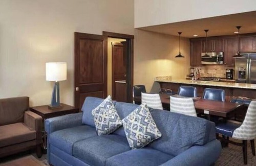 Park City Cabin | Ski in/Ski Out Charming 3-bedroom Condominium in Beautiful lodge at The Canyons
