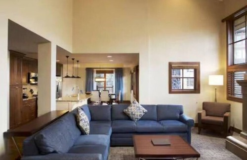 Park City Cabin | Ski in/Ski Out Charming 3-bedroom Condominium in Beautiful lodge at The Canyons