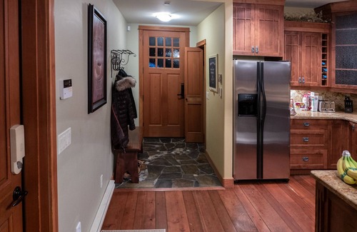 Big White Ski Resort House | Ski in/ski out. Close to village, incredible views!
