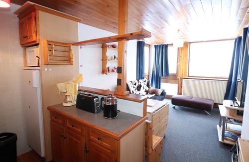 Le Lavachet Apartment | Ski-In/Ski-Out Comfort: Renovated 3-Room Apt with Balcony, Sleeps 7
