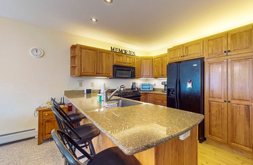 North Troy Condo | Ski-in/ski-out condo, Grammy Jay trail, waterpark, golf, fireplace, w/d, deck